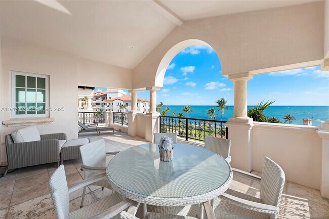 Building Photo - 19253 Fisher Island Dr