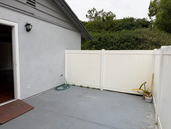 Building Photo - 20279 Green Hill Ln