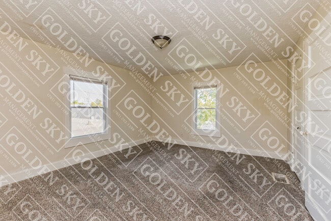 Building Photo - 1823 Grand Ave