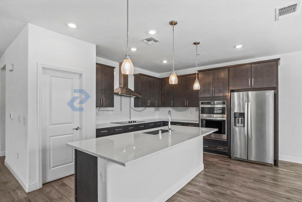 Building Photo - 3286 Deer Oak Street