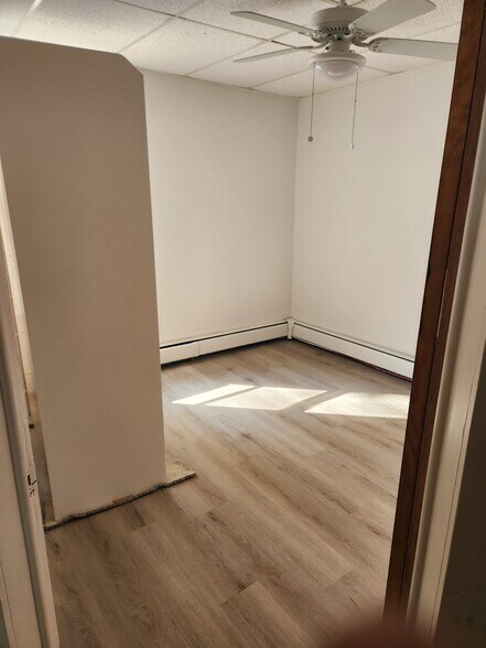 Bedroom - 61 N Linwood Ave