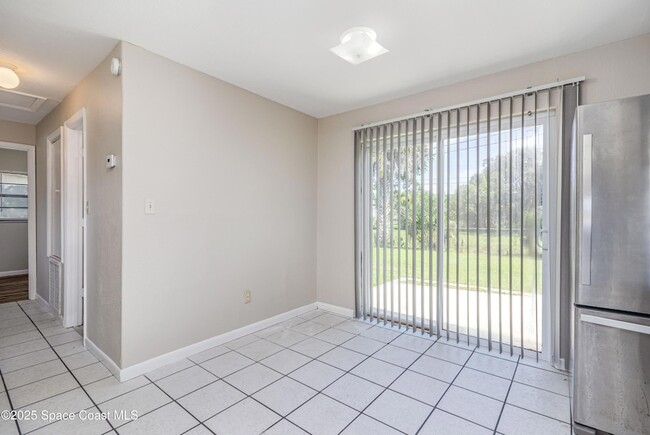 Building Photo - 3648 Tomlin Dr