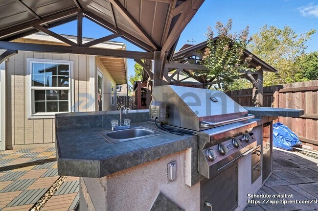 Building Photo - 14 Cider Mill Ct
