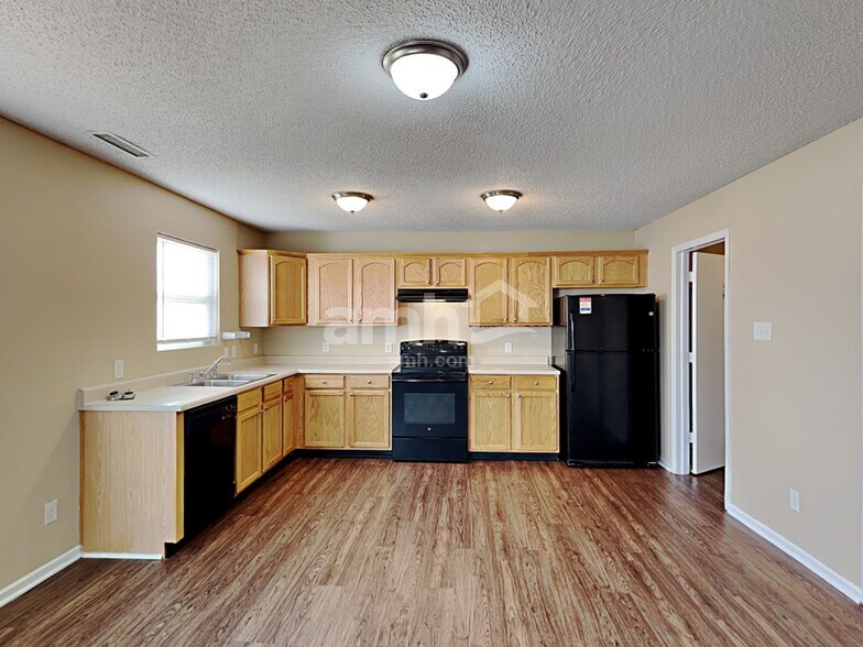 Building Photo - 8327 Wanda Lake Dr