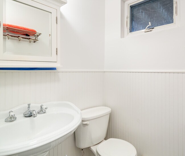 Building Photo - 59 Leeton Rd