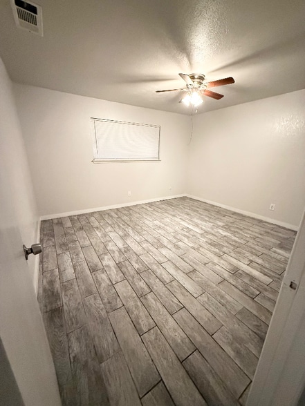 Building Photo - 7089 N Howard St