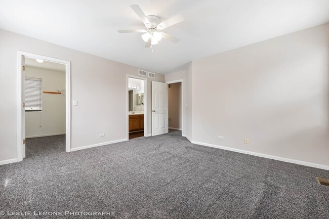 Building Photo - 4137 Blackstone Dr