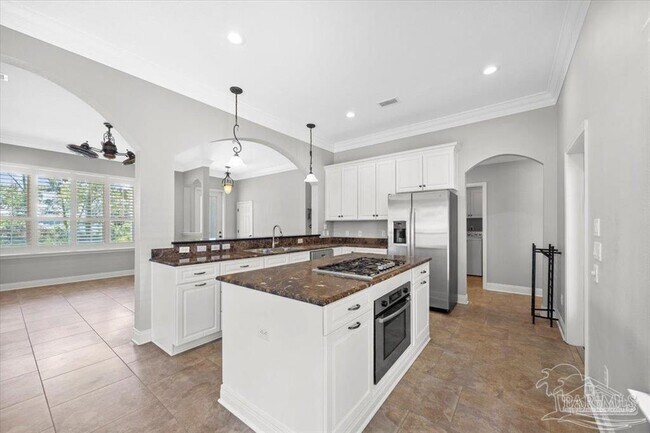 Building Photo - 2208 McLeod St