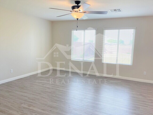 Building Photo - 7826 S Peppertree Dr