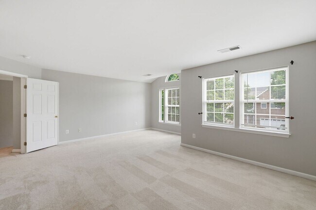 Building Photo - Experience the perfect blend of comfort, style, and functionality in this beautifully designed fo...