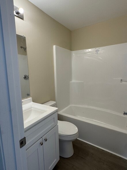 Bathroom - 54 Byrley Rd