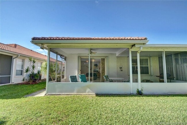 Building Photo - 6789 SE Warwick Ln