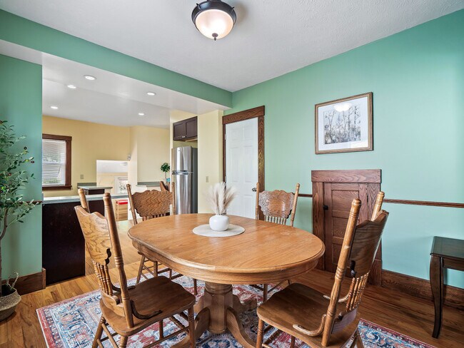 Building Photo - 679 Washington St