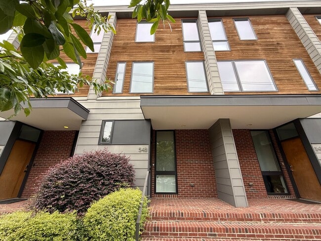 Primary Photo - Premier 2BD, 2.5BA Downtown Raleigh Townho...