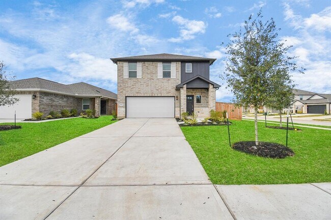 Primary Photo - 16504 Breezy Knl Ct