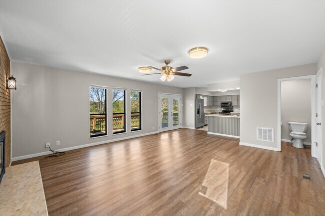 Building Photo - 3047 Staffordshire Blvd