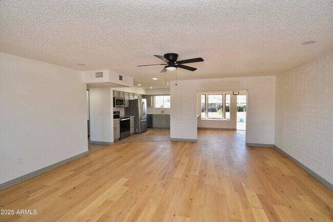 Building Photo - 10331 W Willie Low Cir