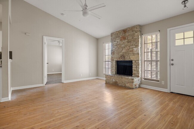 Building Photo - Charming 3-Bedroom Home in North Austin!