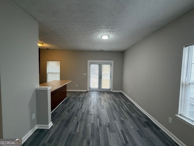 Building Photo - 5590 Hampton Ct