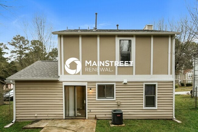 Building Photo - 3 Bedroom Pet-Friendly Home in Lithonia, GA with Main Street Renewal
