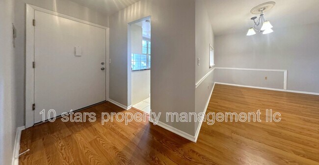 Building Photo - 1433 S Belcher Rd