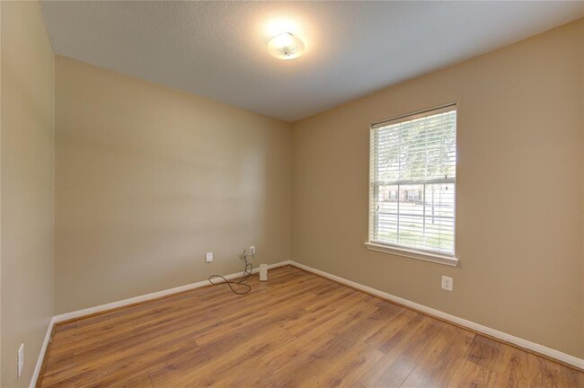 Building Photo - 6814 Manor Terrace Ln