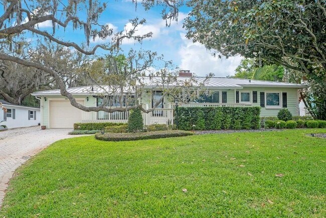 Building Photo - 812 East Blvd