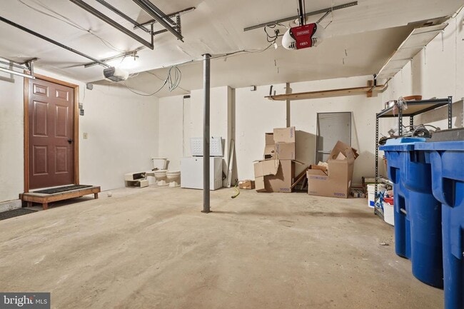 Building Photo - 56 Jasen Dr