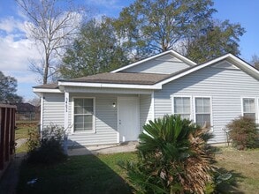 Building Photo - 5463 Banyan Trace Dr