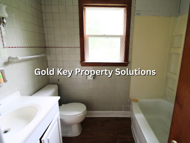 Building Photo - Large 3 BR 1 BA House with Garage and Central Air SECTION 8 APPROVED
