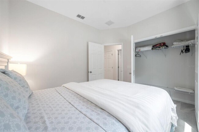 Building Photo - 4966 Avalon Park Blvd