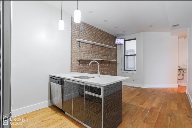 Building Photo - 772 Jefferson St