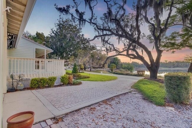 Building Photo - 812 East Blvd