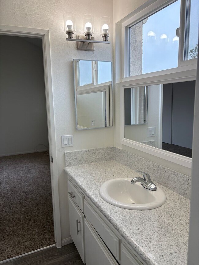 Building Photo - hbr4882