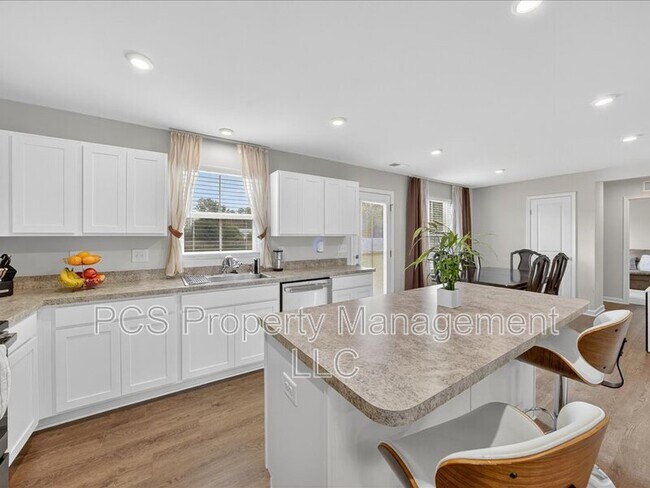 Building Photo - 4905 Gerald Dr