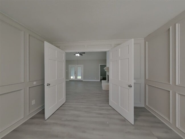 Building Photo - 7411 Las Brisas Dr