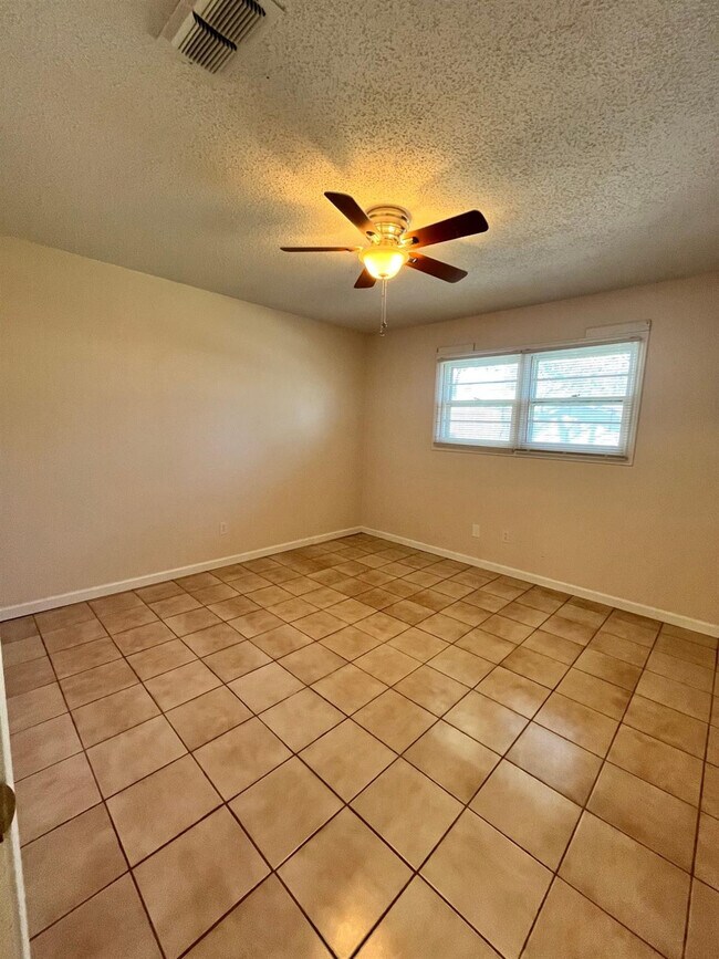 Building Photo - 6305 Raleigh Ave