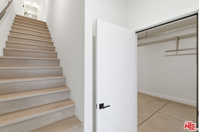 Building Photo - 3842 Don Tomaso Dr