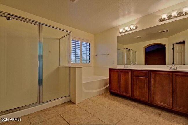 Building Photo - 21672 N Geraldine Dr