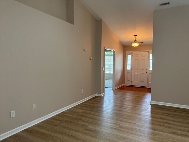 Building Photo - 132 Bermuda View