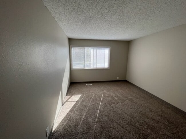 Building Photo - 50% off for your first 4 Months!!!