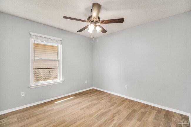 Building Photo - 411 N Coyle St