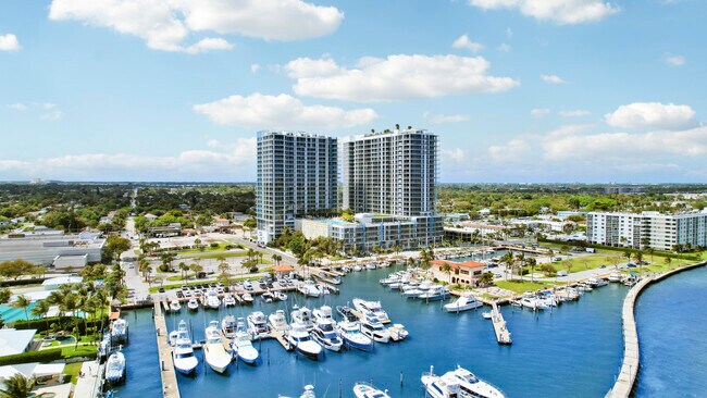 Building Photo - 220 Lake Shore Dr