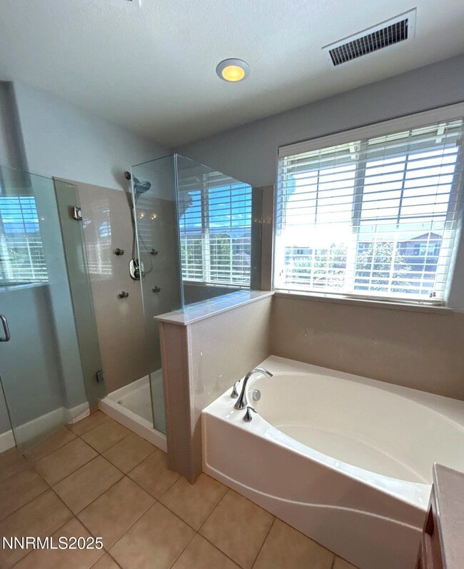 Building Photo - 2065 Long Hollow Dr
