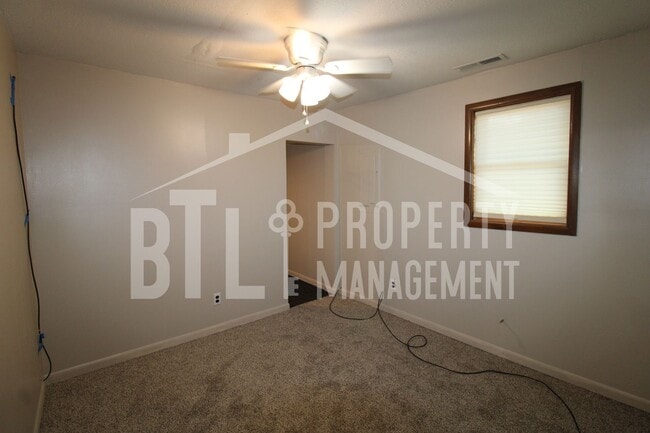 Building Photo - Charming 2 Bedroom Home - Minutes from the...