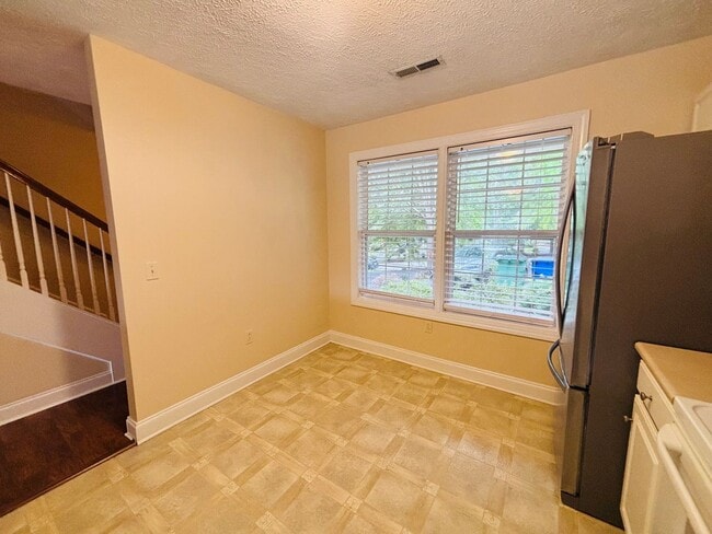 Building Photo - 120 Willow Oak Dr NW