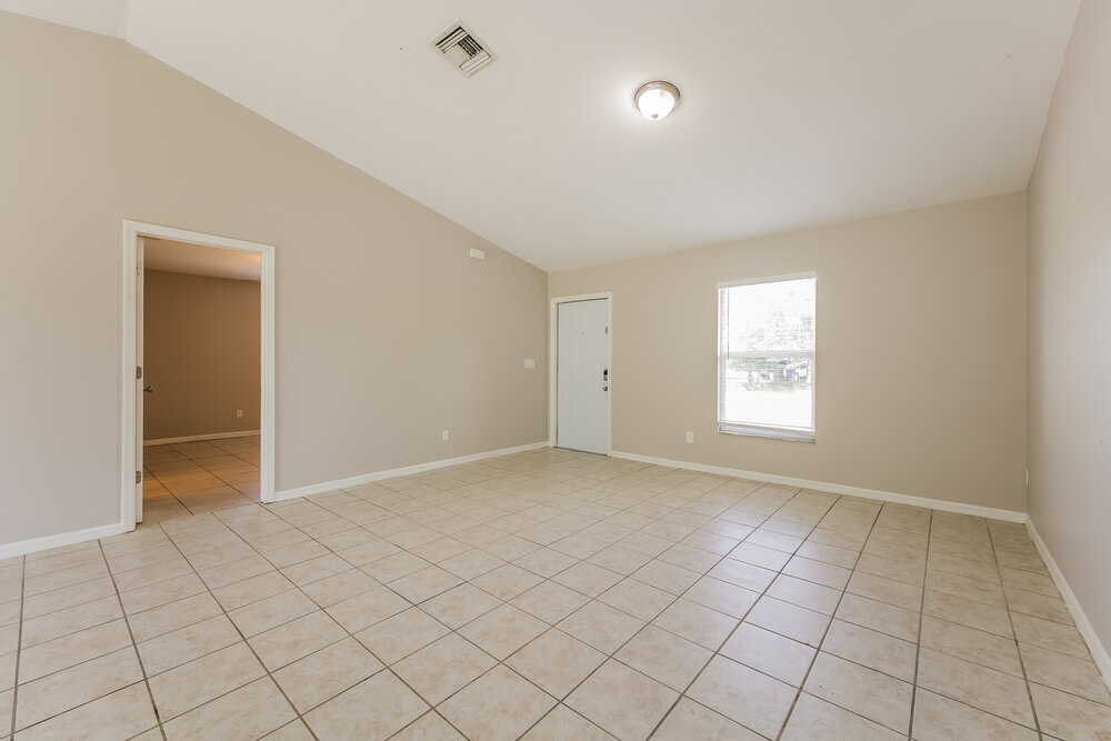 Building Photo - 577 Pierre Cir