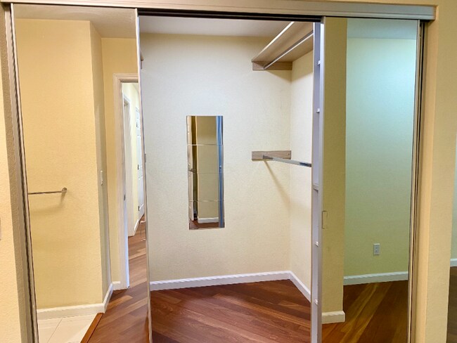 Building Photo - 800 Sea Spray Ln