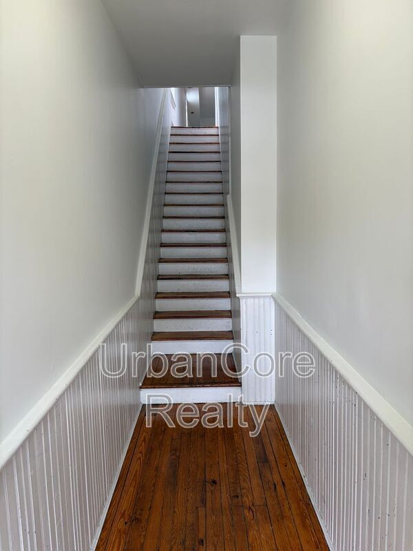 Building Photo - 621 N 31st St