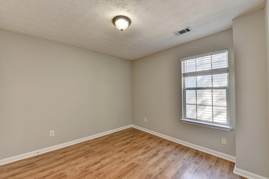 Building Photo - 240 Springbottom Ct